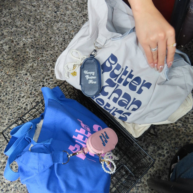 Hookee pouch charm - 𝐇𝐨𝐧𝐞𝐲 𝐁𝐮𝐭𝐭𝐞𝐫 𝐍𝐢𝐧𝐞