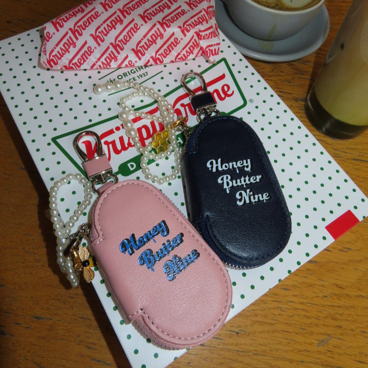 Hookee pouch charm - 𝐇𝐨𝐧𝐞𝐲 𝐁𝐮𝐭𝐭𝐞𝐫 𝐍𝐢𝐧𝐞