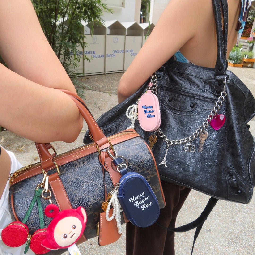 Hookee pouch charm - 𝐇𝐨𝐧𝐞𝐲 𝐁𝐮𝐭𝐭𝐞𝐫 𝐍𝐢𝐧𝐞