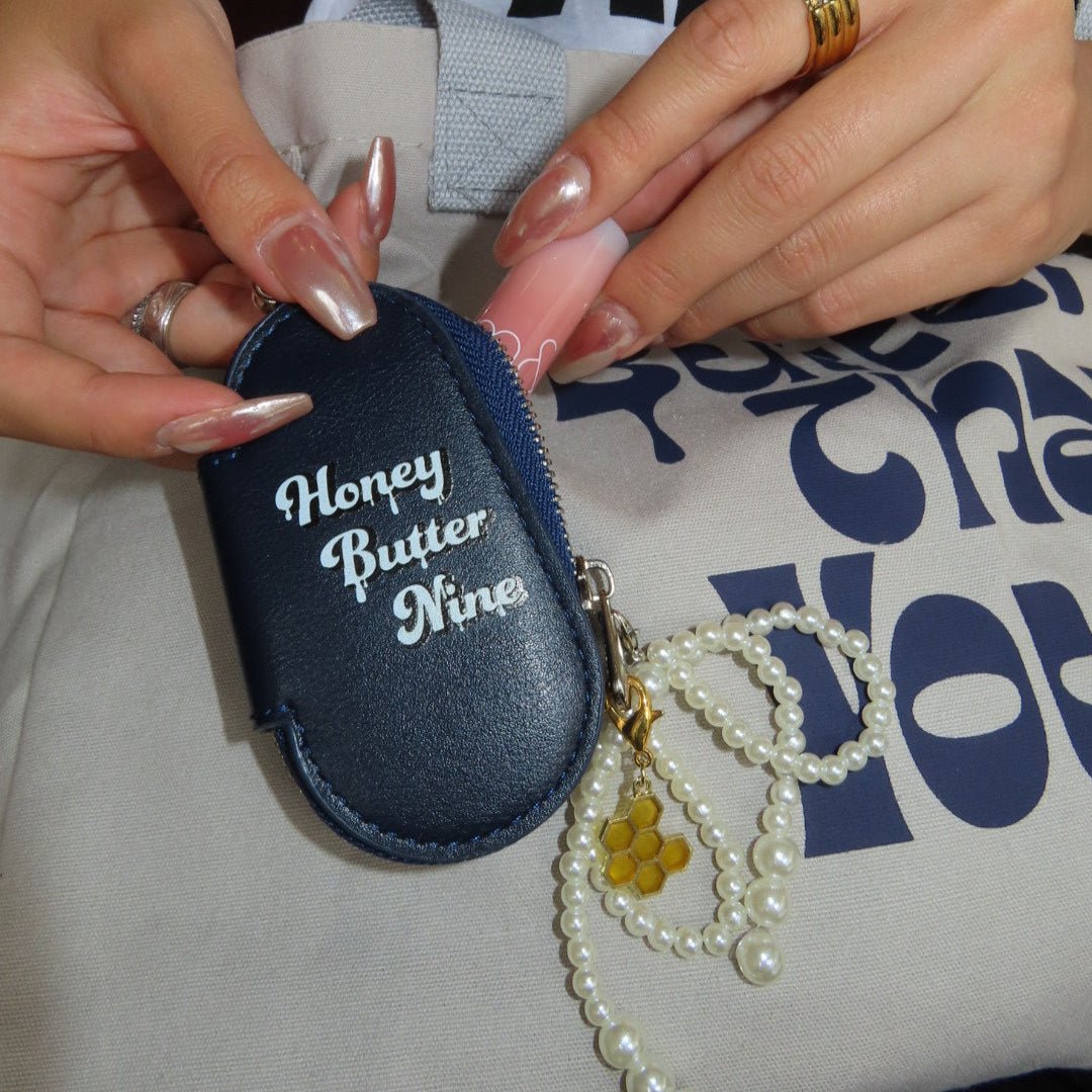 Hookee pouch charm - 𝐇𝐨𝐧𝐞𝐲 𝐁𝐮𝐭𝐭𝐞𝐫 𝐍𝐢𝐧𝐞
