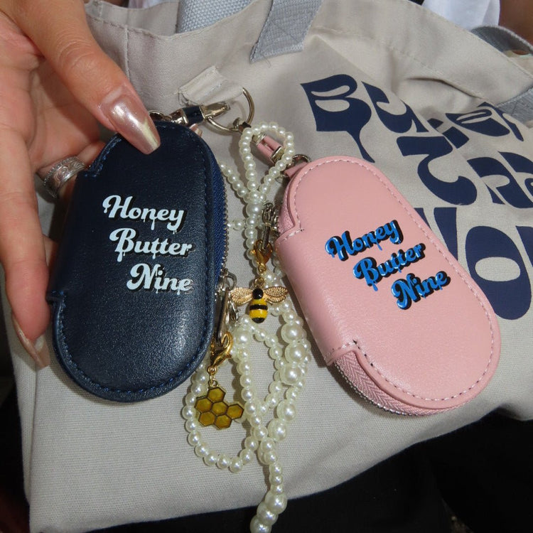 Hookee pouch charm - 𝐇𝐨𝐧𝐞𝐲 𝐁𝐮𝐭𝐭𝐞𝐫 𝐍𝐢𝐧𝐞