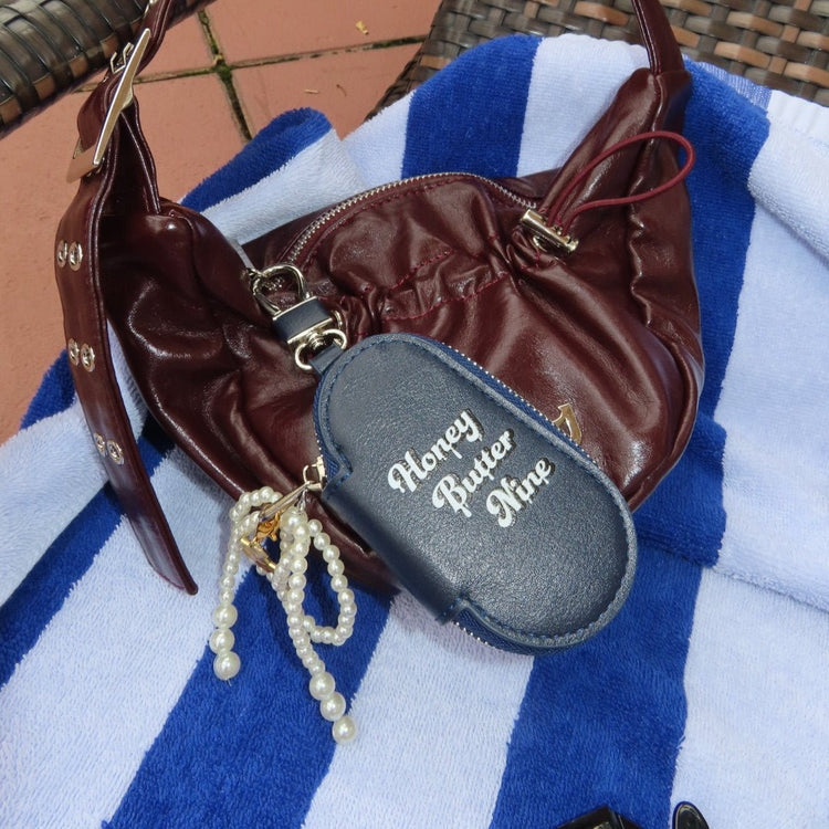 Hookee pouch charm - 𝐇𝐨𝐧𝐞𝐲 𝐁𝐮𝐭𝐭𝐞𝐫 𝐍𝐢𝐧𝐞