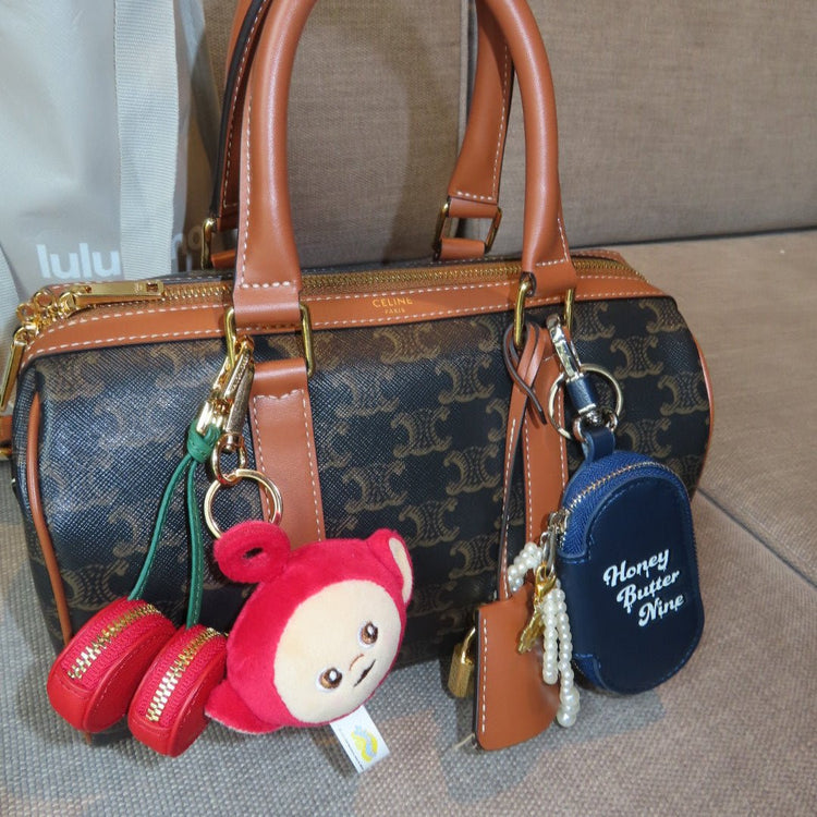 Hookee pouch charm - 𝐇𝐨𝐧𝐞𝐲 𝐁𝐮𝐭𝐭𝐞𝐫 𝐍𝐢𝐧𝐞