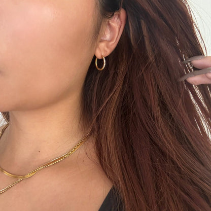 hoop glitter pierce - 𝐇𝐨𝐧𝐞𝐲 𝐁𝐮𝐭𝐭𝐞𝐫 𝐍𝐢𝐧𝐞