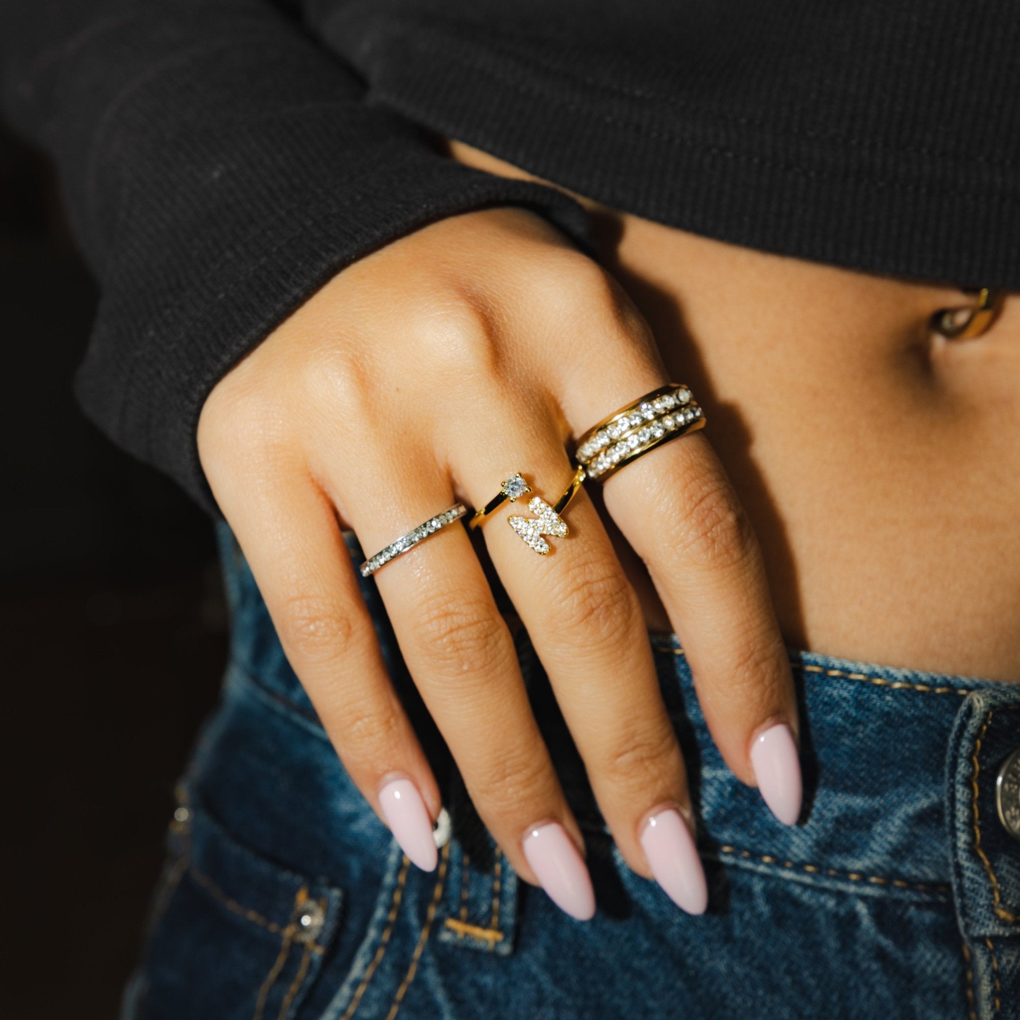 【リング】Initial gold open ring - 𝐇𝐨𝐧𝐞𝐲 𝐁𝐮𝐭𝐭𝐞𝐫 𝐍𝐢𝐧𝐞