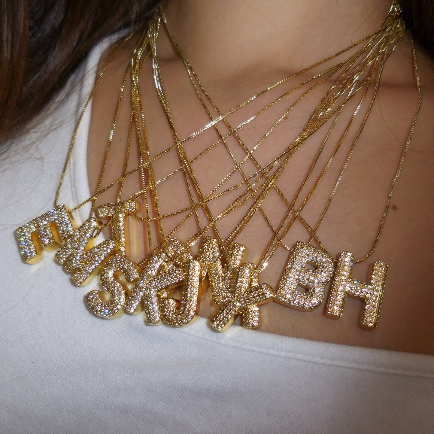 Initial necklace - 𝐇𝐨𝐧𝐞𝐲 𝐁𝐮𝐭𝐭𝐞𝐫 𝐍𝐢𝐧𝐞