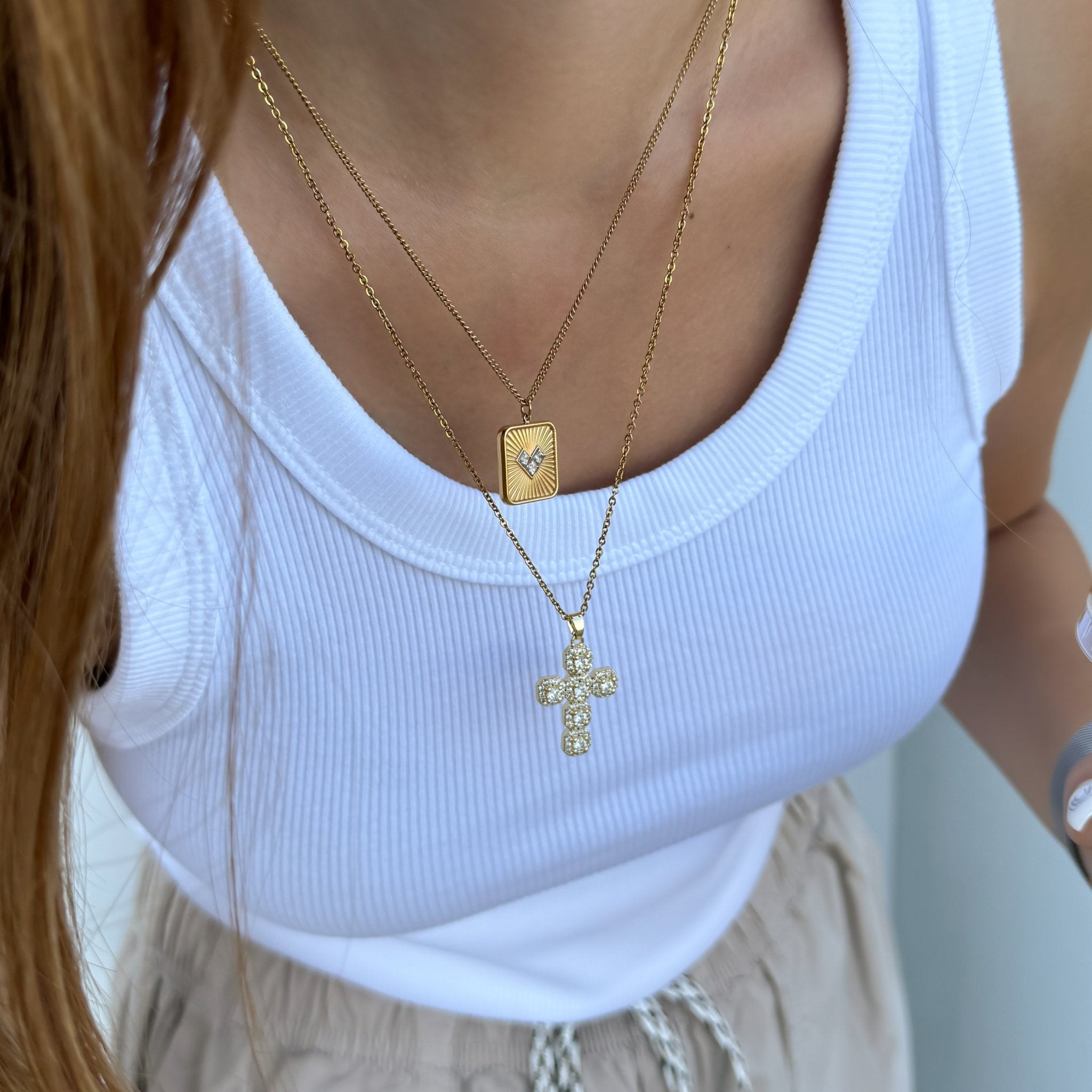 Jupiter plate necklace - 𝐇𝐨𝐧𝐞𝐲 𝐁𝐮𝐭𝐭𝐞𝐫 𝐍𝐢𝐧𝐞