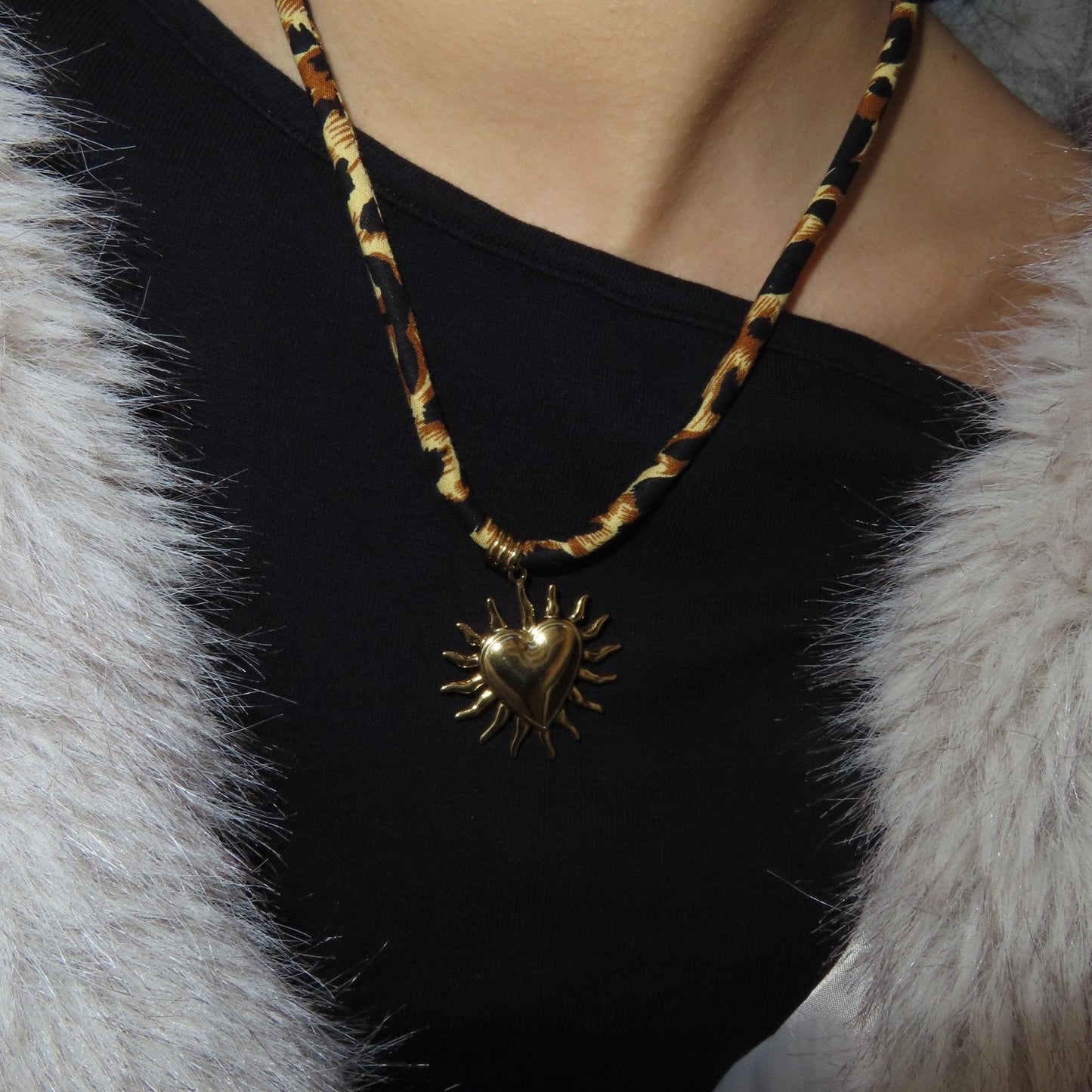 Leopard sun necklace - 𝐇𝐨𝐧𝐞𝐲 𝐁𝐮𝐭𝐭𝐞𝐫 𝐍𝐢𝐧𝐞