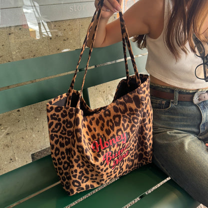 Leopard Tote Bag - 𝐇𝐨𝐧𝐞𝐲 𝐁𝐮𝐭𝐭𝐞𝐫 𝐍𝐢𝐧𝐞