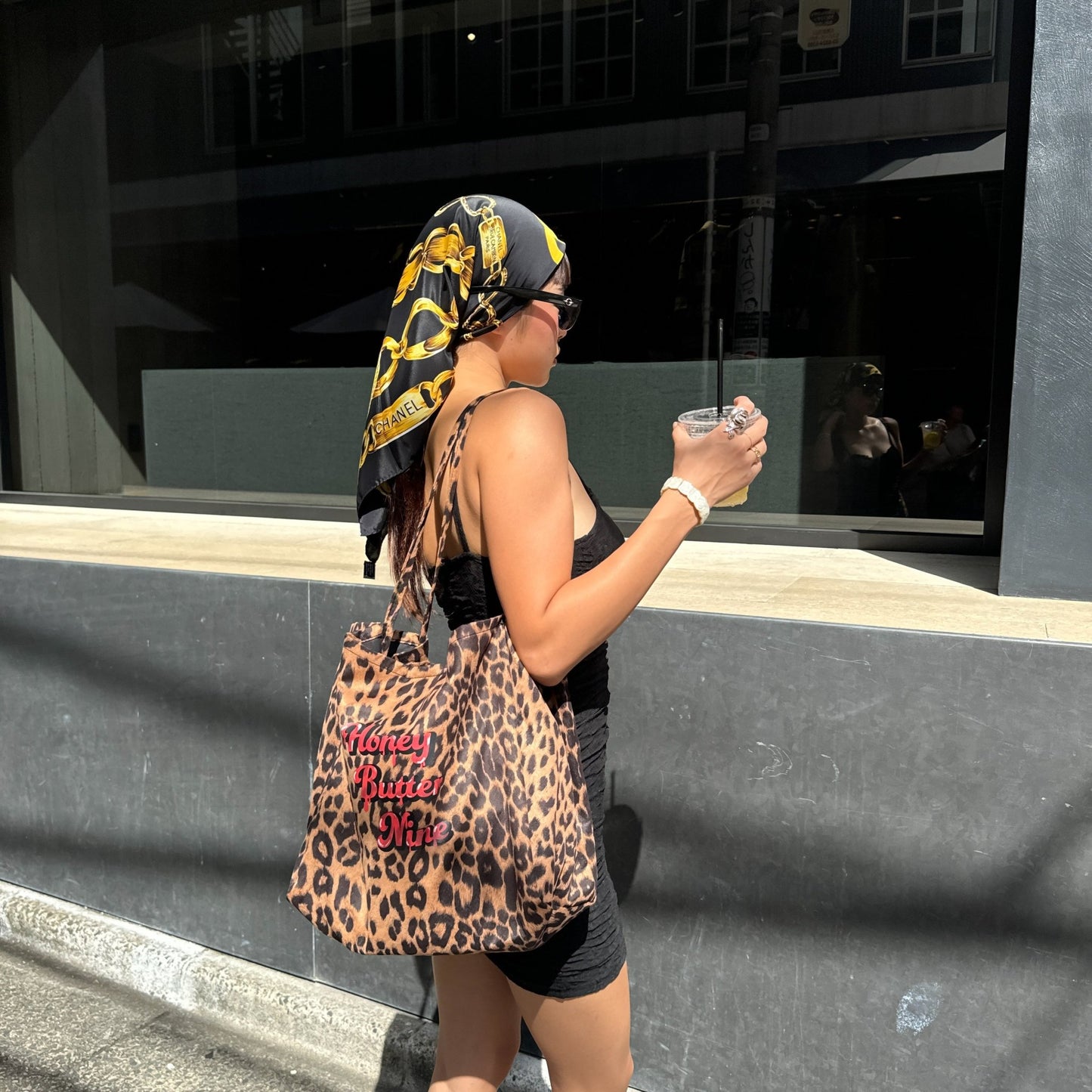 Leopard Tote Bag - 𝐇𝐨𝐧𝐞𝐲 𝐁𝐮𝐭𝐭𝐞𝐫 𝐍𝐢𝐧𝐞