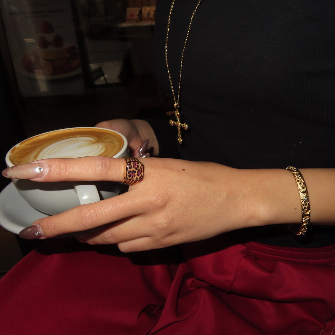 Long roof necklace - 𝐇𝐨𝐧𝐞𝐲 𝐁𝐮𝐭𝐭𝐞𝐫 𝐍𝐢𝐧𝐞