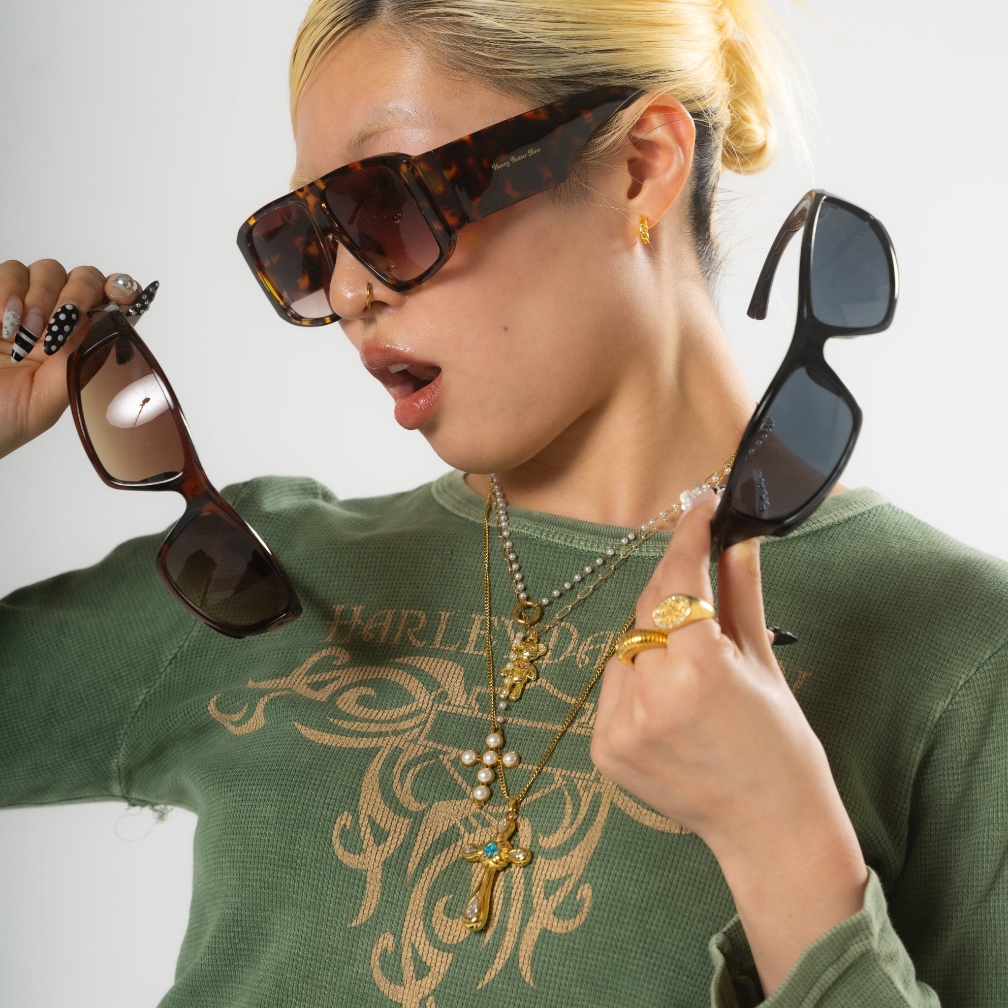 Love bear necklace - 𝐇𝐨𝐧𝐞𝐲 𝐁𝐮𝐭𝐭𝐞𝐫 𝐍𝐢𝐧𝐞