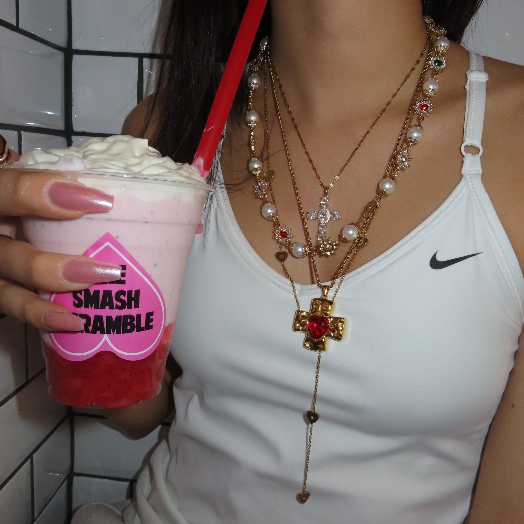 Love symbol necklace - 𝐇𝐨𝐧𝐞𝐲 𝐁𝐮𝐭𝐭𝐞𝐫 𝐍𝐢𝐧𝐞