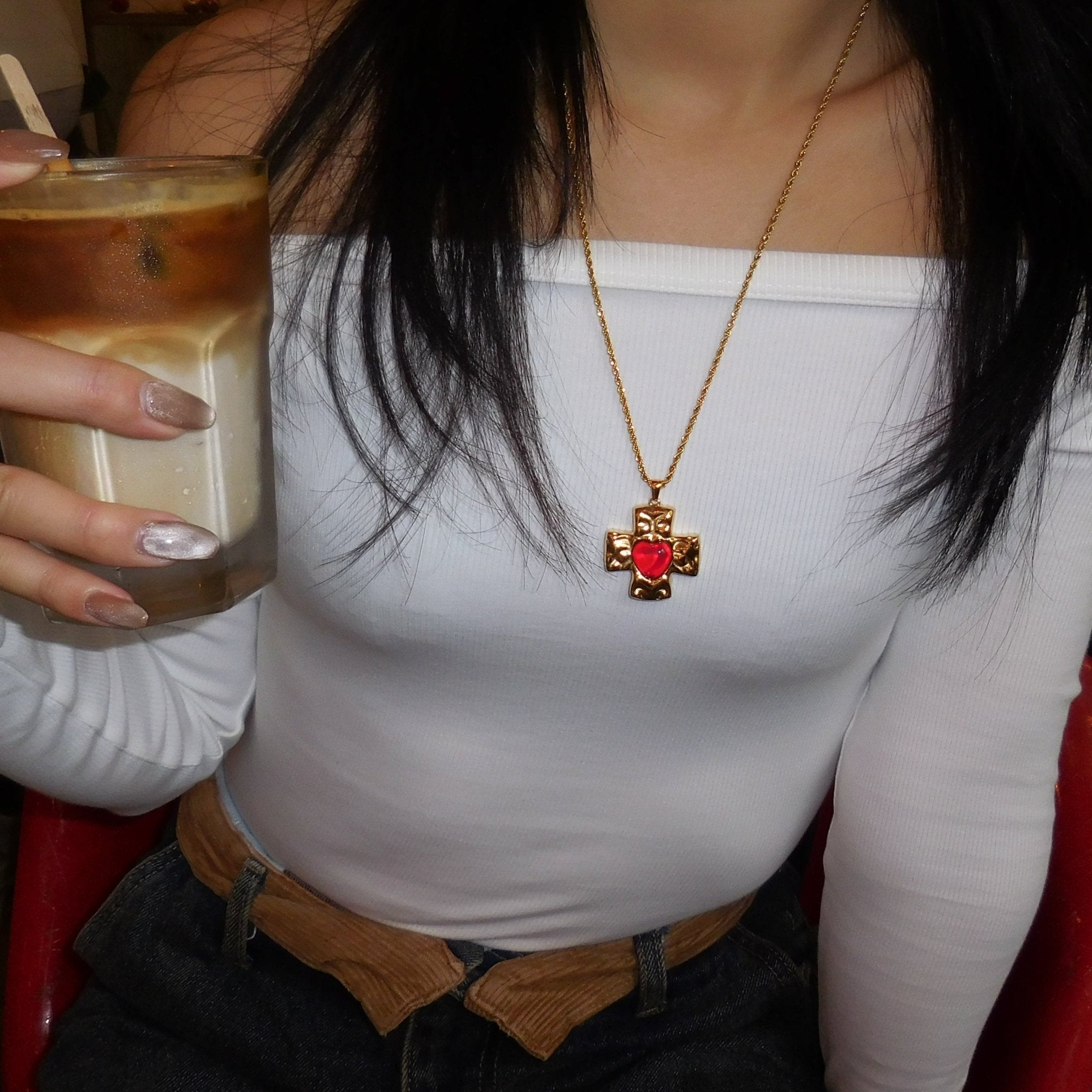 Love symbol necklace - 𝐇𝐨𝐧𝐞𝐲 𝐁𝐮𝐭𝐭𝐞𝐫 𝐍𝐢𝐧𝐞