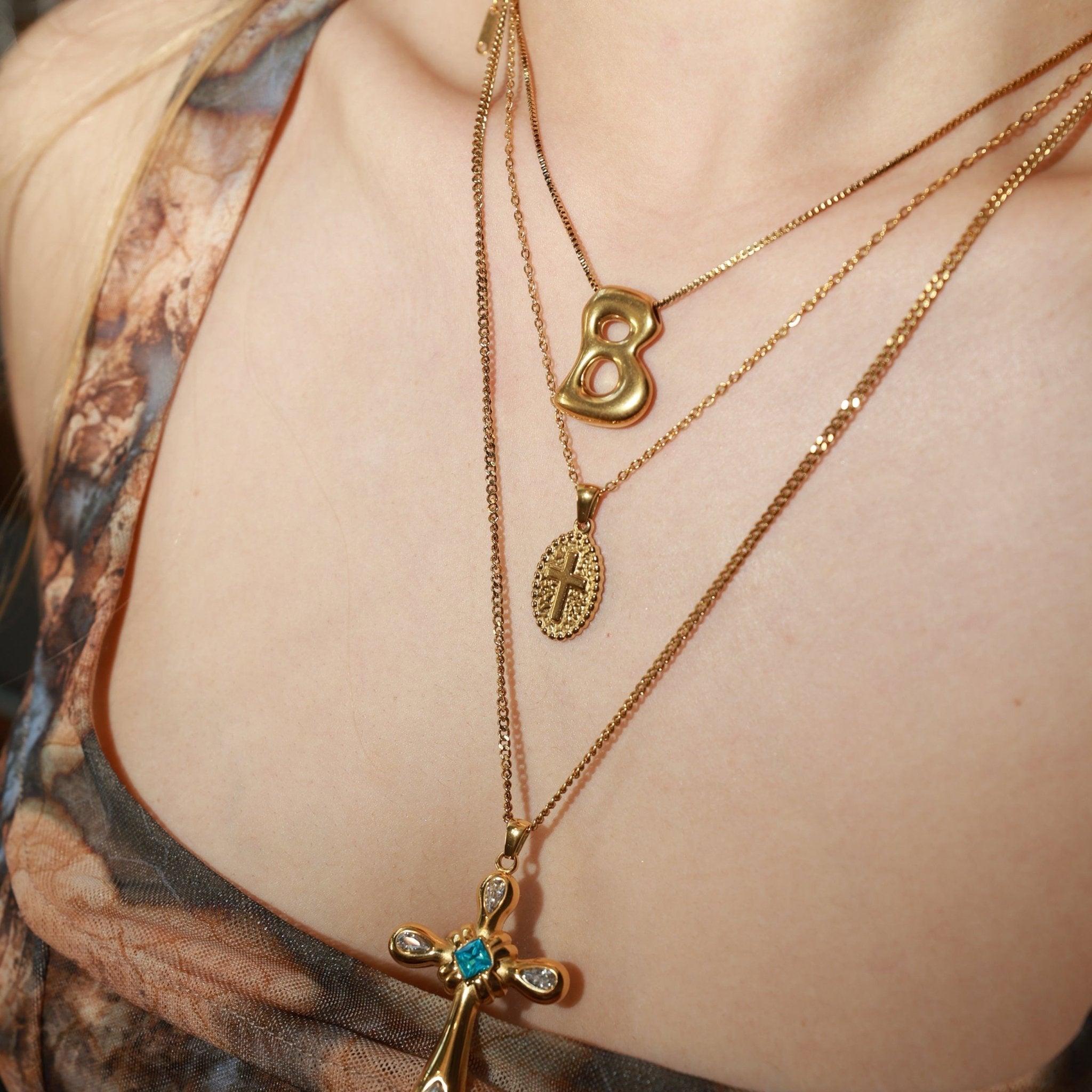 Melty B necklace - 𝐇𝐨𝐧𝐞𝐲 𝐁𝐮𝐭𝐭𝐞𝐫 𝐍𝐢𝐧𝐞