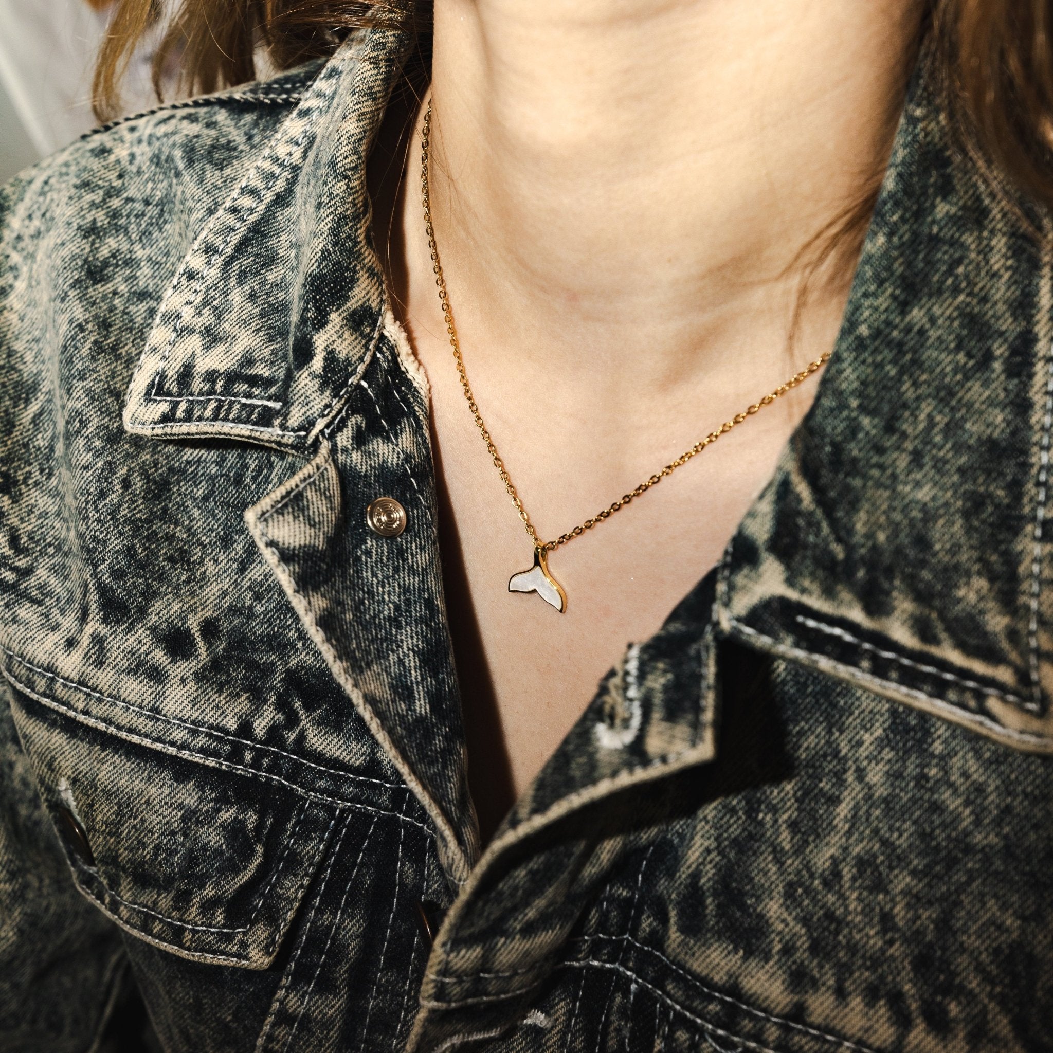 Mermaid tail necklace - 𝐇𝐨𝐧𝐞𝐲 𝐁𝐮𝐭𝐭𝐞𝐫 𝐍𝐢𝐧𝐞