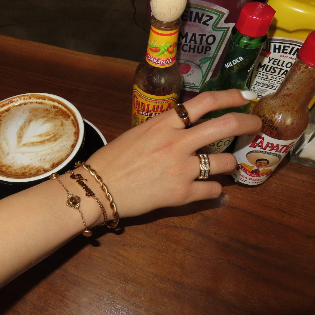 【リング】Metal ring - 𝐇𝐨𝐧𝐞𝐲 𝐁𝐮𝐭𝐭𝐞𝐫 𝐍𝐢𝐧𝐞