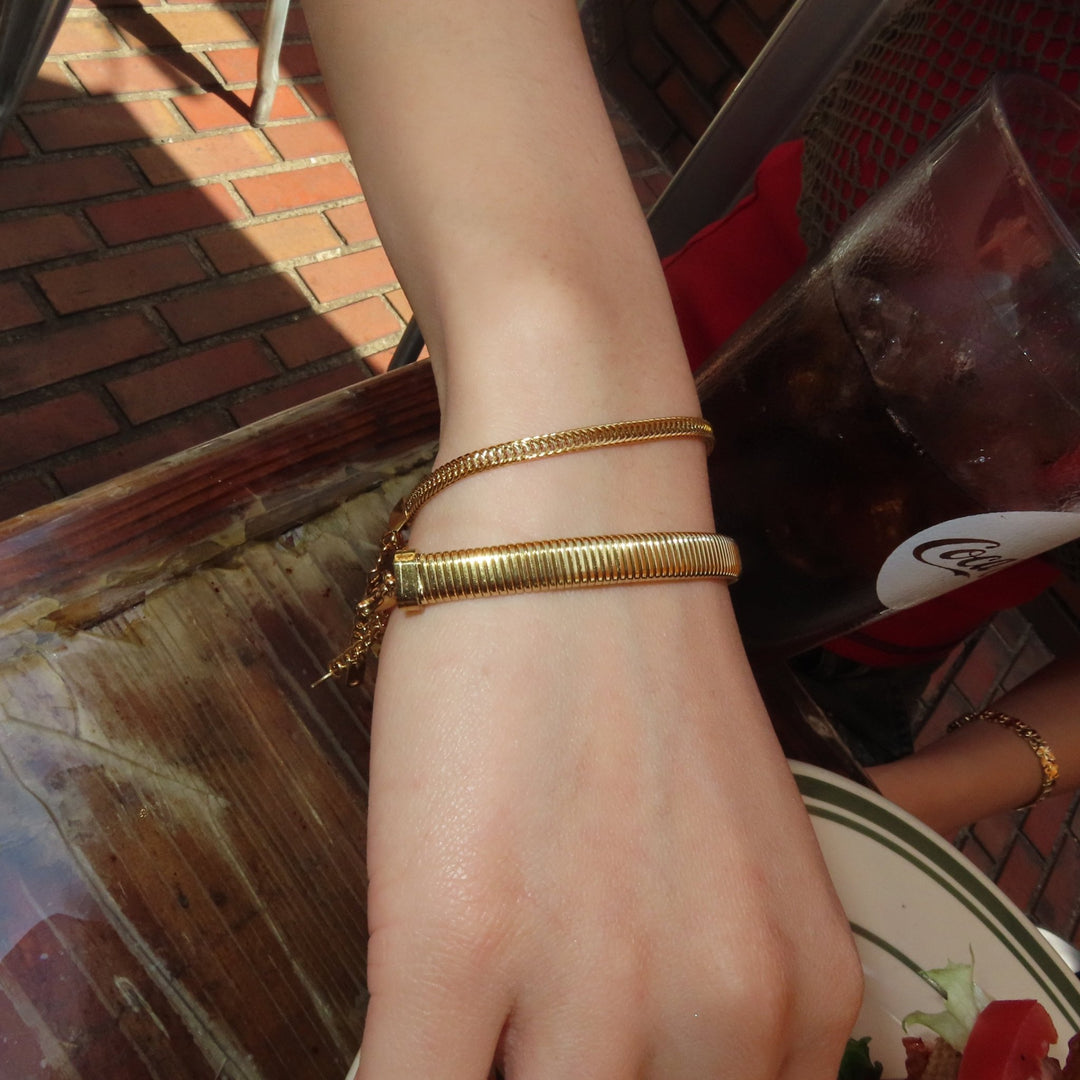 【ブレスレット】Mini chain bracelet - 𝐇𝐨𝐧𝐞𝐲 𝐁𝐮𝐭𝐭𝐞𝐫 𝐍𝐢𝐧𝐞