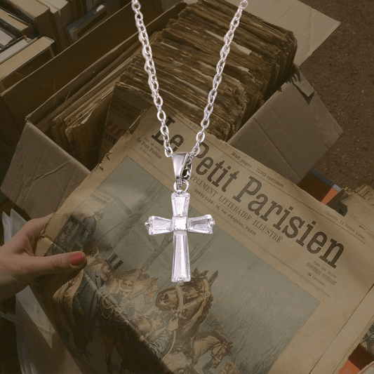 Mini cross necklace - 𝐇𝐨𝐧𝐞𝐲 𝐁𝐮𝐭𝐭𝐞𝐫 𝐍𝐢𝐧𝐞