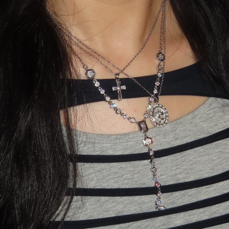 Mini cross necklace - 𝐇𝐨𝐧𝐞𝐲 𝐁𝐮𝐭𝐭𝐞𝐫 𝐍𝐢𝐧𝐞