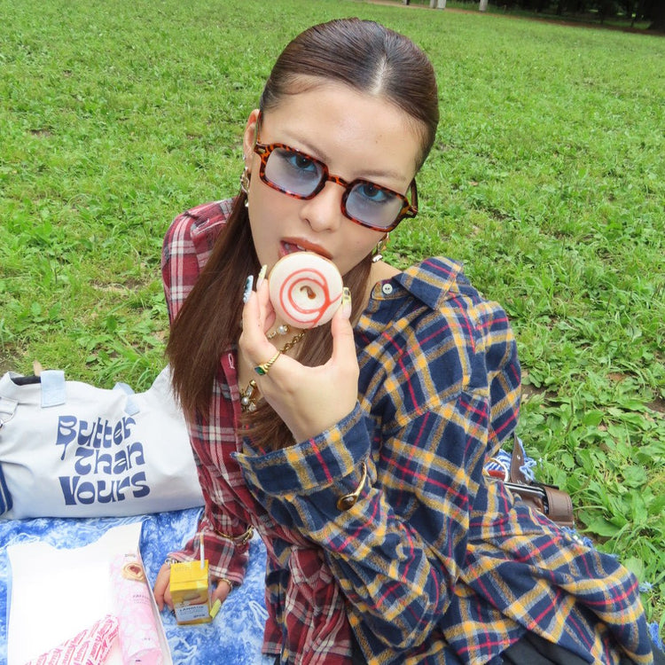 Mode square sunglasses - 𝐇𝐨𝐧𝐞𝐲 𝐁𝐮𝐭𝐭𝐞𝐫 𝐍𝐢𝐧𝐞