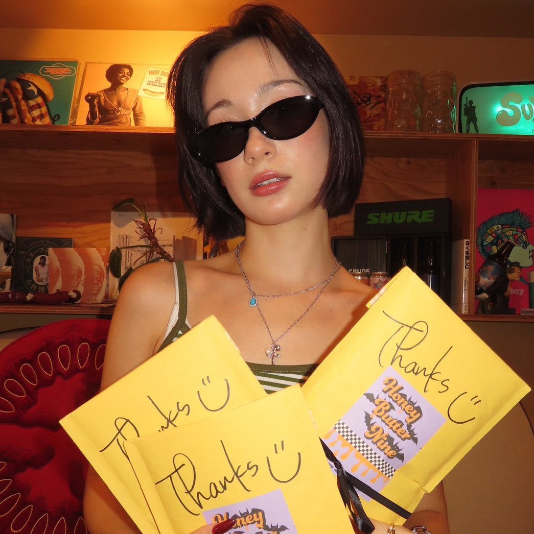 Paris sunglasses - 𝐇𝐨𝐧𝐞𝐲 𝐁𝐮𝐭𝐭𝐞𝐫 𝐍𝐢𝐧𝐞