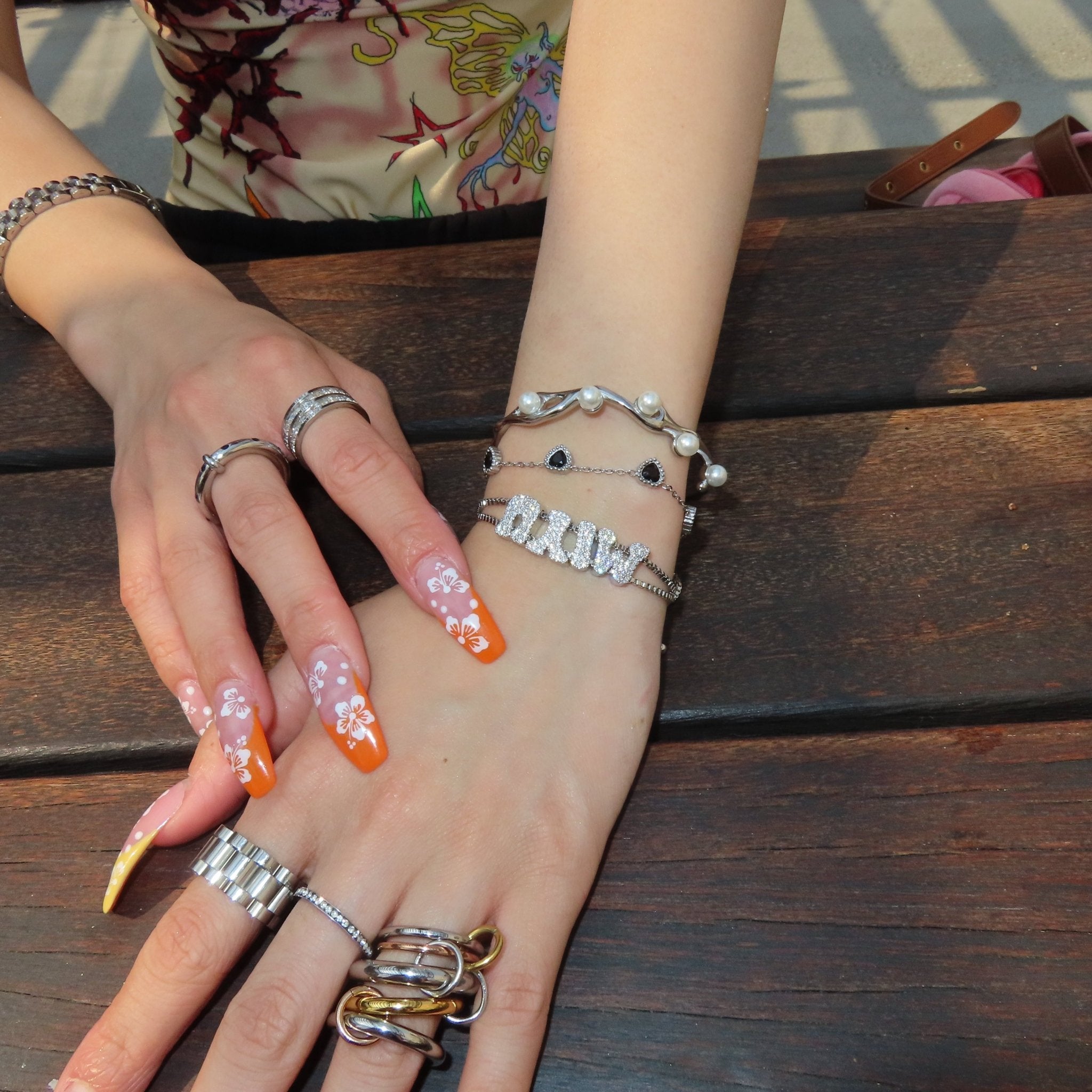 【ブレスレット】Pearl valor bangle - 𝐇𝐨𝐧𝐞𝐲 𝐁𝐮𝐭𝐭𝐞𝐫 𝐍𝐢𝐧𝐞