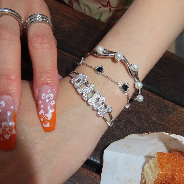 【ブレスレット】Pearl valor bangle - 𝐇𝐨𝐧𝐞𝐲 𝐁𝐮𝐭𝐭𝐞𝐫 𝐍𝐢𝐧𝐞