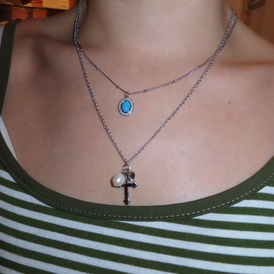 Pills turquoise necklace - 𝐇𝐨𝐧𝐞𝐲 𝐁𝐮𝐭𝐭𝐞𝐫 𝐍𝐢𝐧𝐞