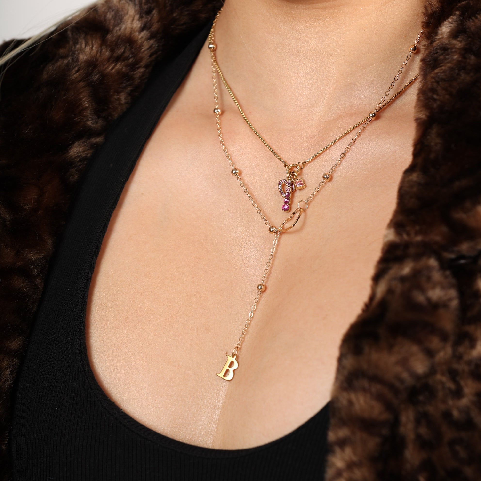 Pink drop charm necklace - 𝐇𝐨𝐧𝐞𝐲 𝐁𝐮𝐭𝐭𝐞𝐫 𝐍𝐢𝐧𝐞