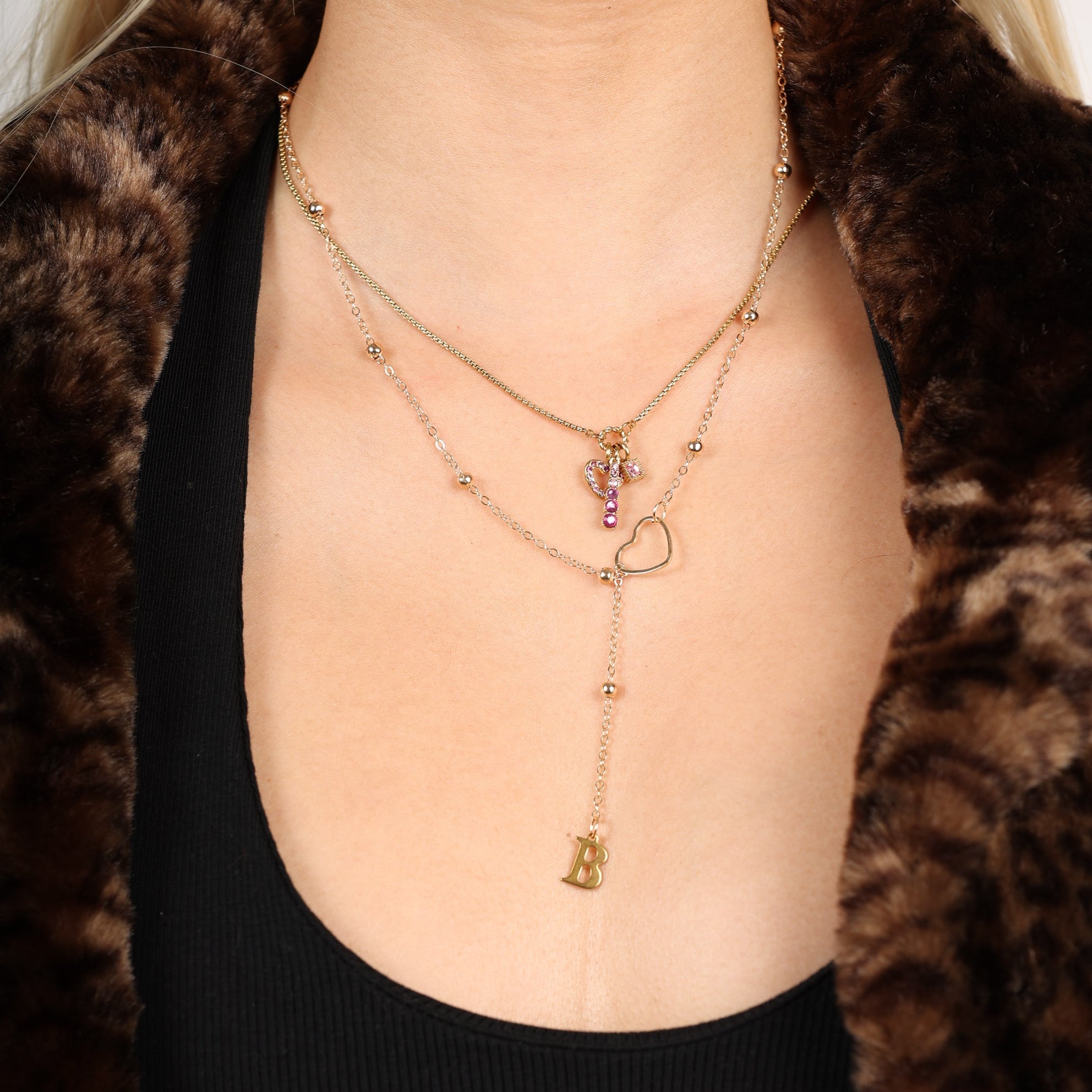 Pink drop charm necklace - 𝐇𝐨𝐧𝐞𝐲 𝐁𝐮𝐭𝐭𝐞𝐫 𝐍𝐢𝐧𝐞