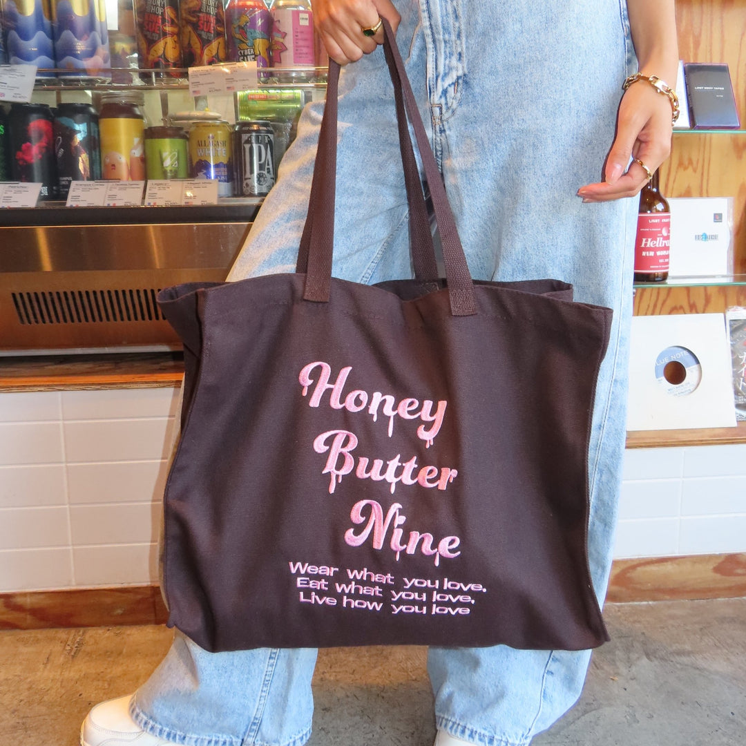 Pink nuts tote bag - 𝐇𝐨𝐧𝐞𝐲 𝐁𝐮𝐭𝐭𝐞𝐫 𝐍𝐢𝐧𝐞
