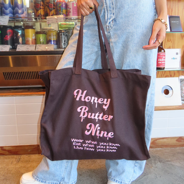 Pink nuts tote bag - 𝐇𝐨𝐧𝐞𝐲 𝐁𝐮𝐭𝐭𝐞𝐫 𝐍𝐢𝐧𝐞