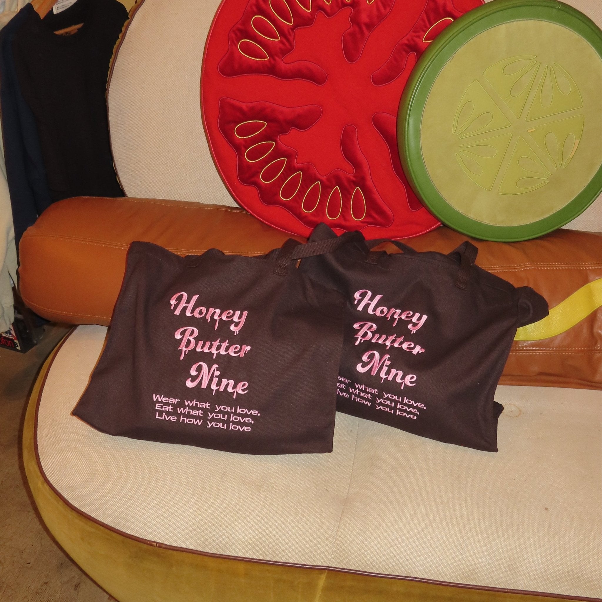 Pink nuts tote bag - 𝐇𝐨𝐧𝐞𝐲 𝐁𝐮𝐭𝐭𝐞𝐫 𝐍𝐢𝐧𝐞