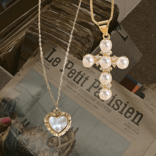 Pretty perl necklace - 𝐇𝐨𝐧𝐞𝐲 𝐁𝐮𝐭𝐭𝐞𝐫 𝐍𝐢𝐧𝐞