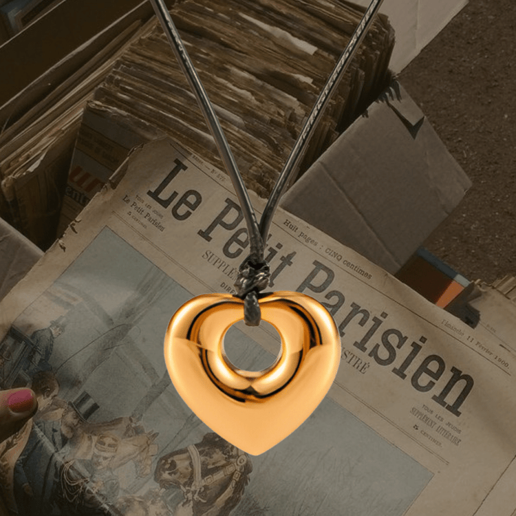 Princess heart necklace - 𝐇𝐨𝐧𝐞𝐲 𝐁𝐮𝐭𝐭𝐞𝐫 𝐍𝐢𝐧𝐞