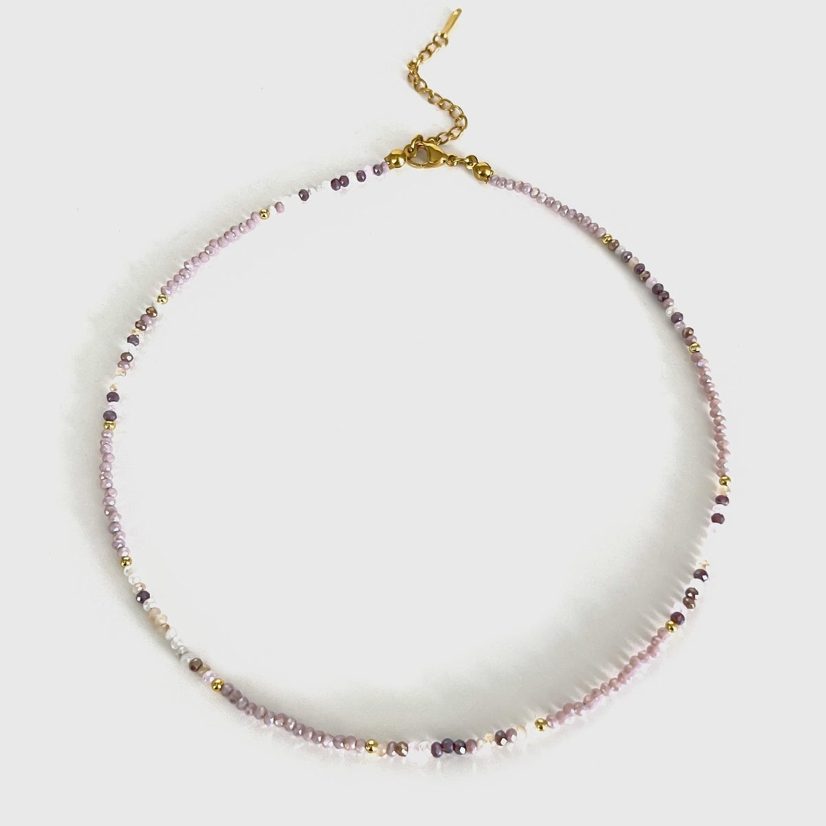 Purple beads necklace - 𝐇𝐨𝐧𝐞𝐲 𝐁𝐮𝐭𝐭𝐞𝐫 𝐍𝐢𝐧𝐞