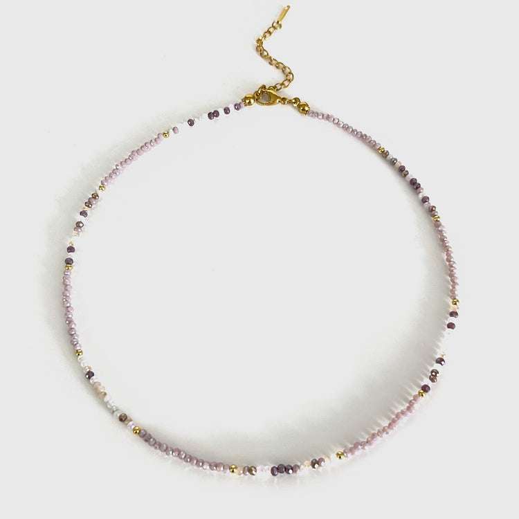 Purple beads necklace - 𝐇𝐨𝐧𝐞𝐲 𝐁𝐮𝐭𝐭𝐞𝐫 𝐍𝐢𝐧𝐞