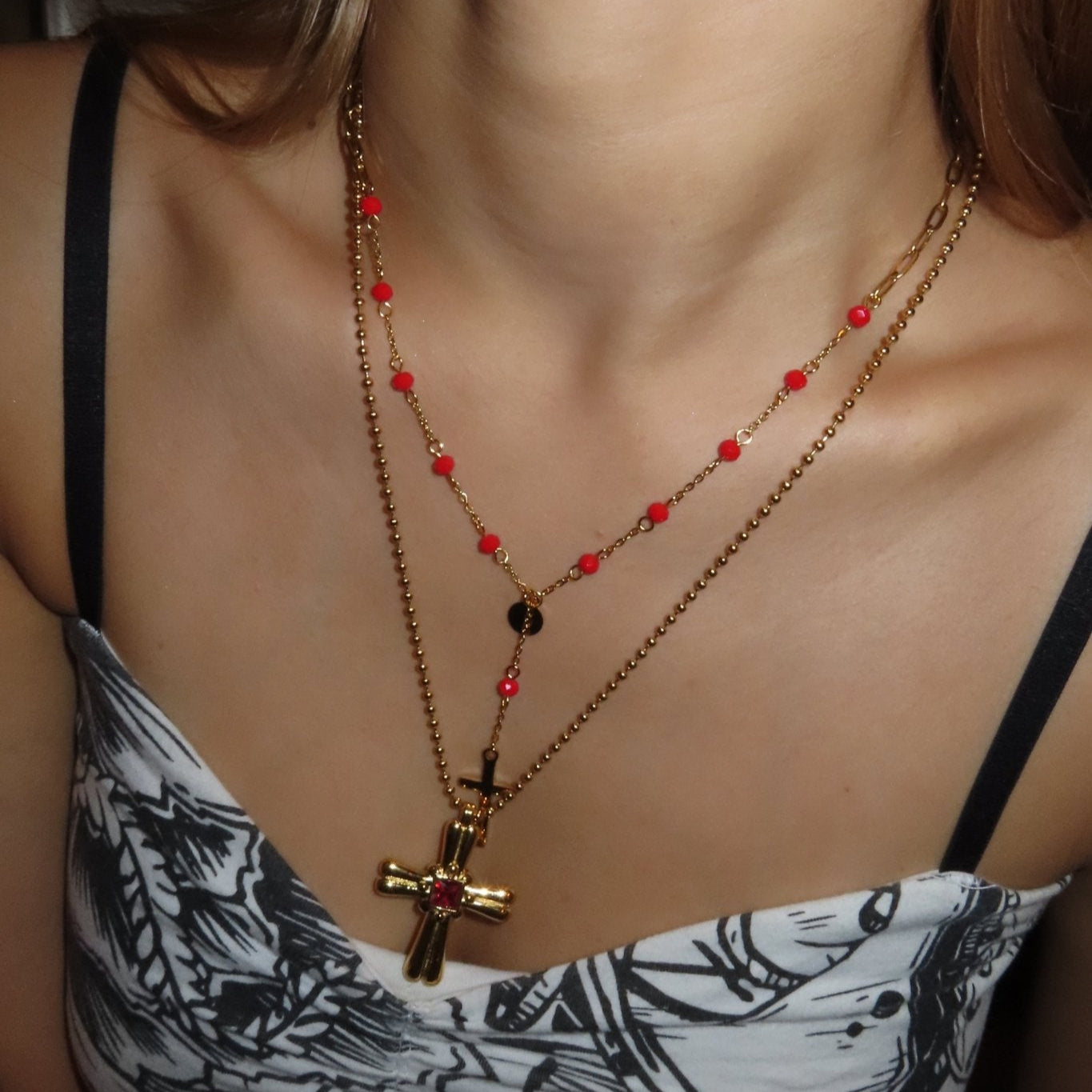 Red Y necklace - 𝐇𝐨𝐧𝐞𝐲 𝐁𝐮𝐭𝐭𝐞𝐫 𝐍𝐢𝐧𝐞