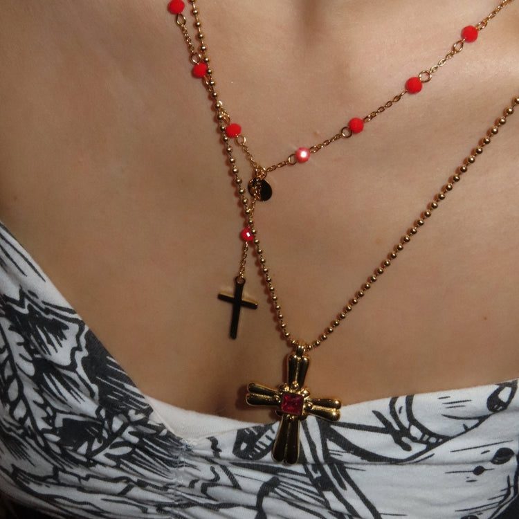 Red Y necklace - 𝐇𝐨𝐧𝐞𝐲 𝐁𝐮𝐭𝐭𝐞𝐫 𝐍𝐢𝐧𝐞