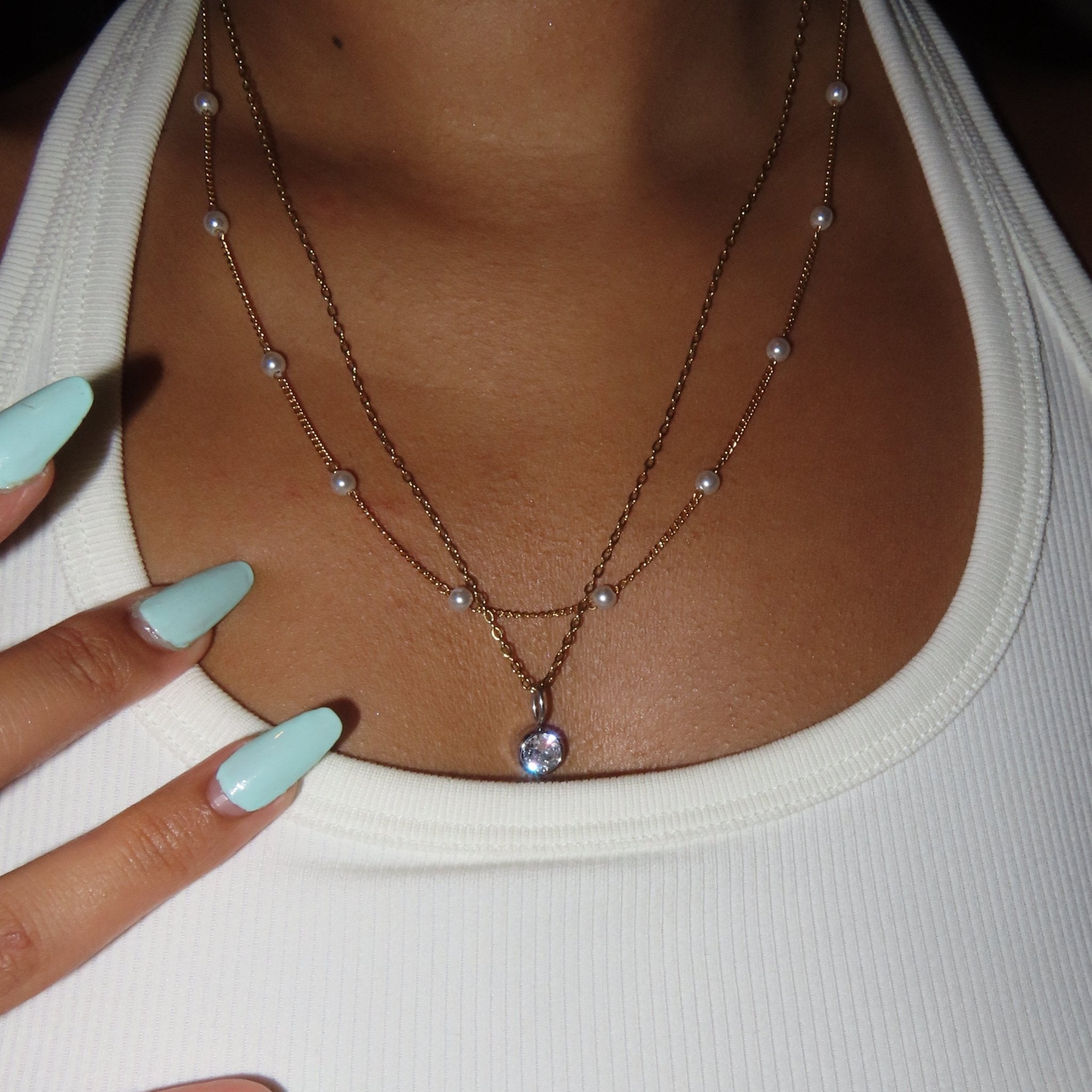 Rhine stone necklace - 𝐇𝐨𝐧𝐞𝐲 𝐁𝐮𝐭𝐭𝐞𝐫 𝐍𝐢𝐧𝐞