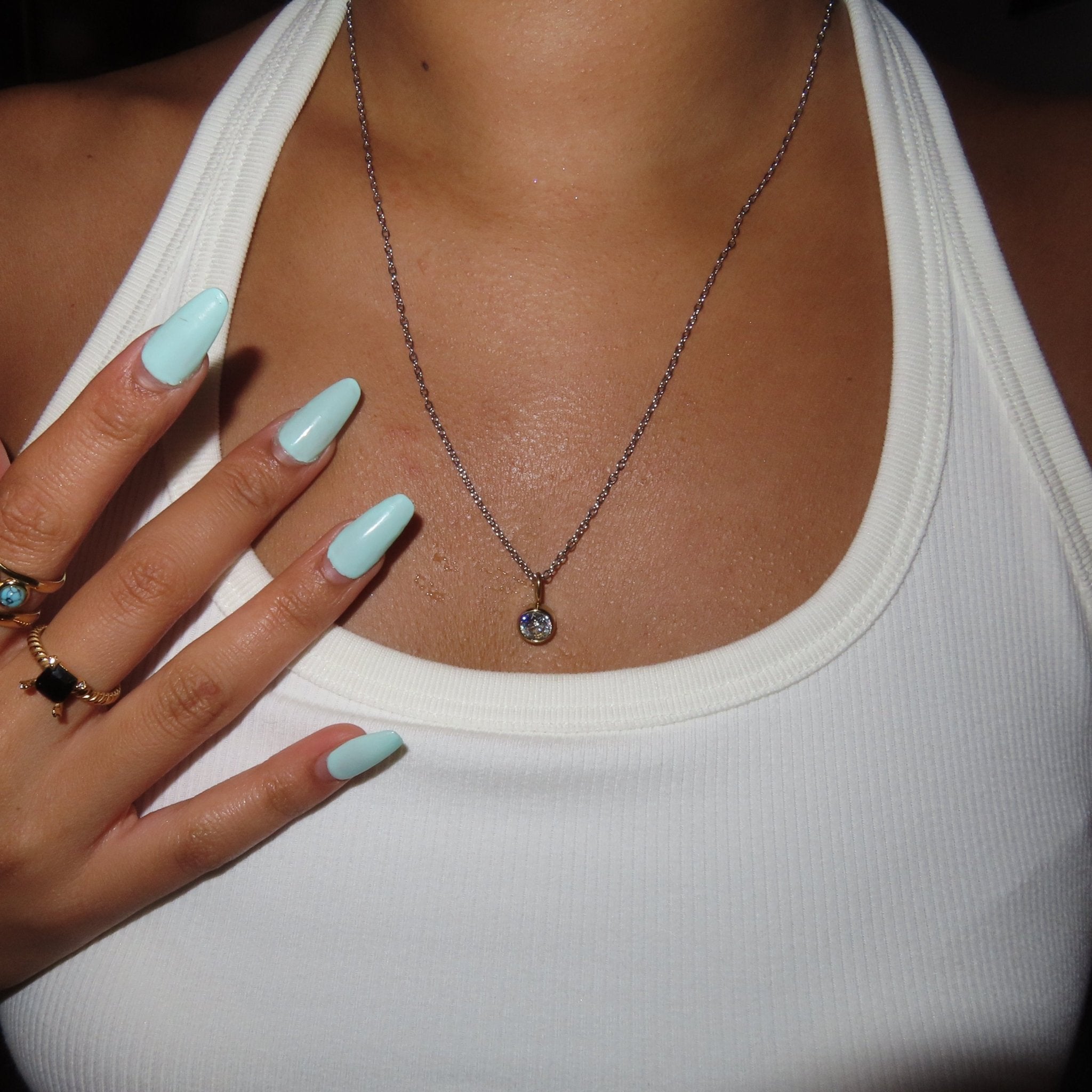 Rhine stone necklace - 𝐇𝐨𝐧𝐞𝐲 𝐁𝐮𝐭𝐭𝐞𝐫 𝐍𝐢𝐧𝐞