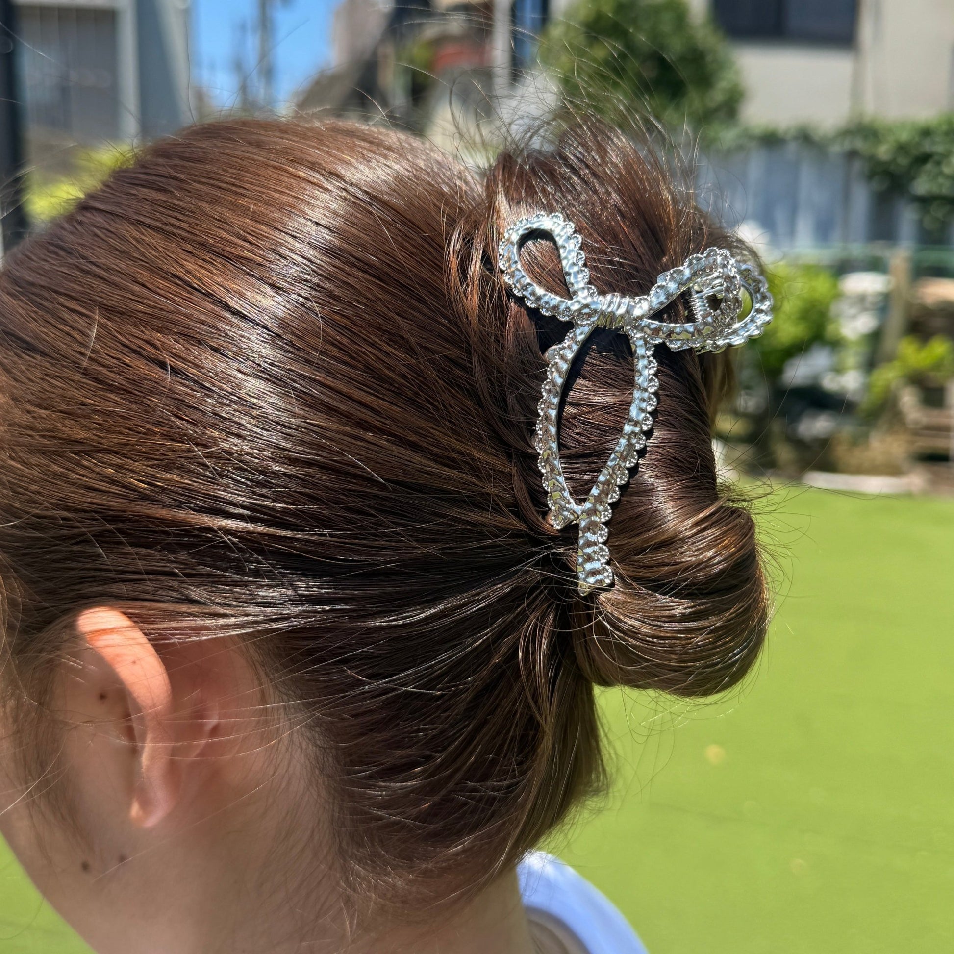 Ribbon hair clip - 𝐇𝐨𝐧𝐞𝐲 𝐁𝐮𝐭𝐭𝐞𝐫 𝐍𝐢𝐧𝐞