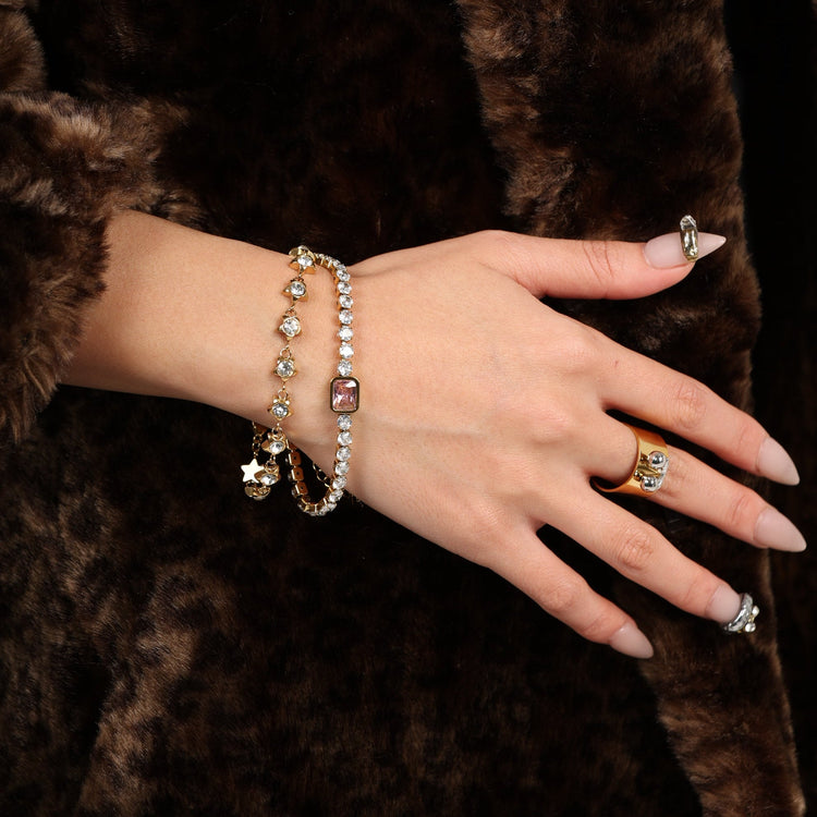 【ブレスレット】Rosy Square bracelet - 𝐇𝐨𝐧𝐞𝐲 𝐁𝐮𝐭𝐭𝐞𝐫 𝐍𝐢𝐧𝐞