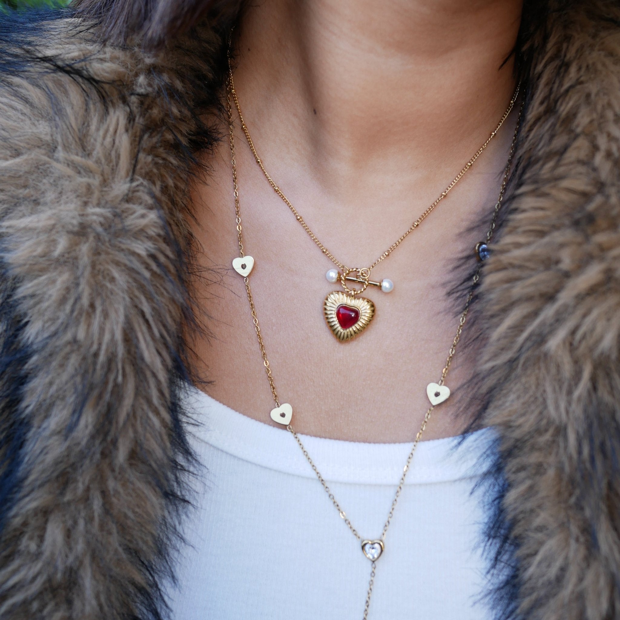 Rouge heart necklace - 𝐇𝐨𝐧𝐞𝐲 𝐁𝐮𝐭𝐭𝐞𝐫 𝐍𝐢𝐧𝐞