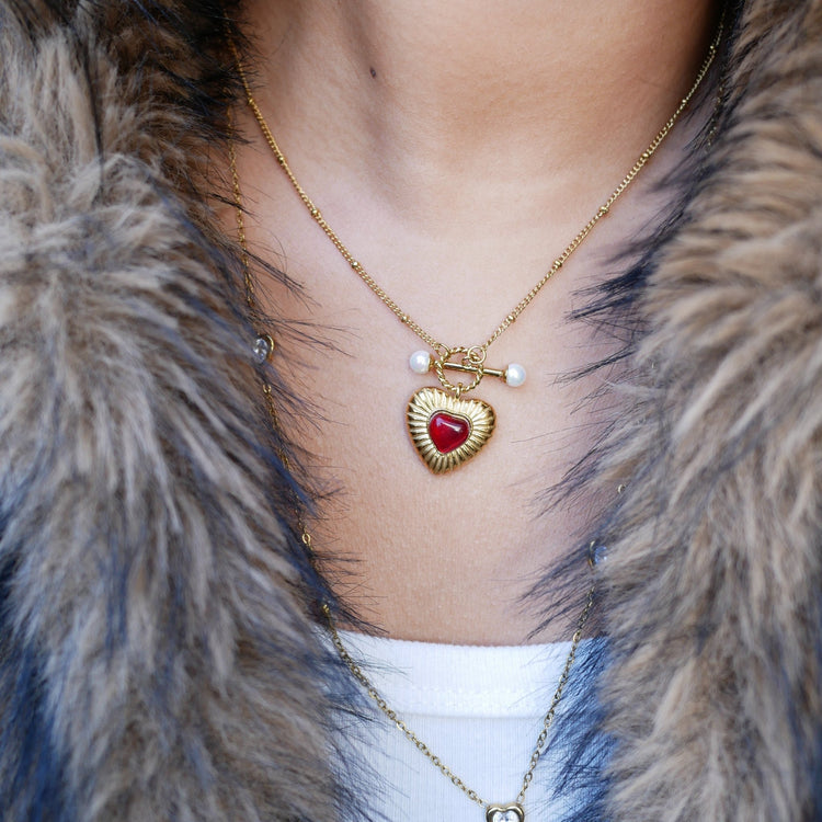 Rouge heart necklace - 𝐇𝐨𝐧𝐞𝐲 𝐁𝐮𝐭𝐭𝐞𝐫 𝐍𝐢𝐧𝐞