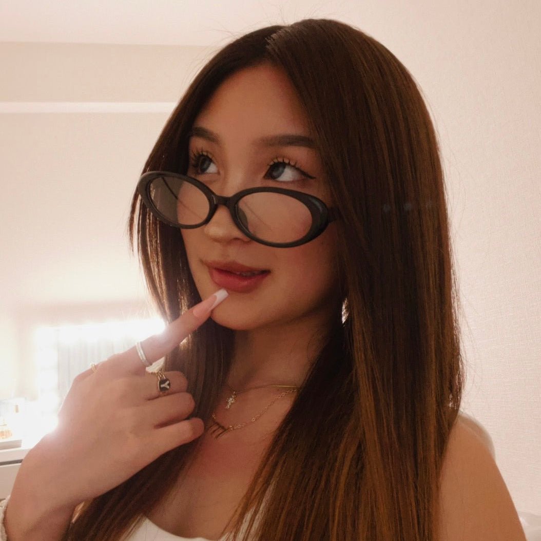 Round black glasses - 𝐇𝐨𝐧𝐞𝐲 𝐁𝐮𝐭𝐭𝐞𝐫 𝐍𝐢𝐧𝐞