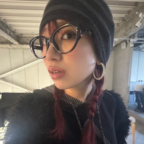 Round cutie glasses - 𝐇𝐨𝐧𝐞𝐲 𝐁𝐮𝐭𝐭𝐞𝐫 𝐍𝐢𝐧𝐞