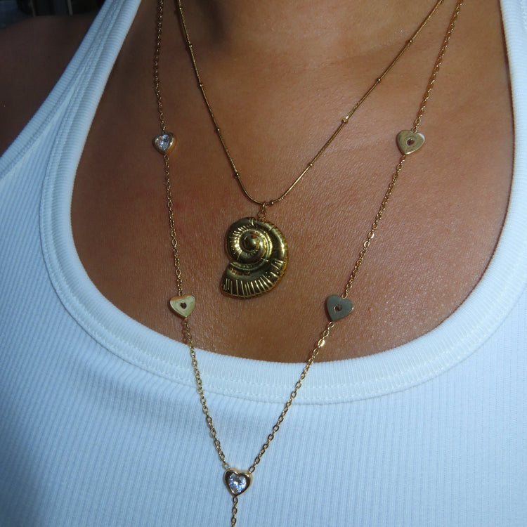 Shell necklace - 𝐇𝐨𝐧𝐞𝐲 𝐁𝐮𝐭𝐭𝐞𝐫 𝐍𝐢𝐧𝐞