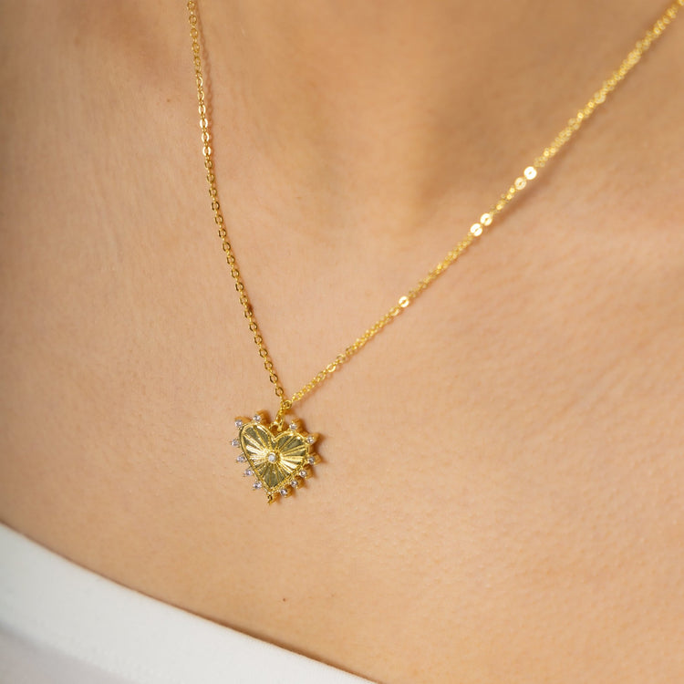 Shine heart charm necklace - 𝐇𝐨𝐧𝐞𝐲 𝐁𝐮𝐭𝐭𝐞𝐫 𝐍𝐢𝐧𝐞